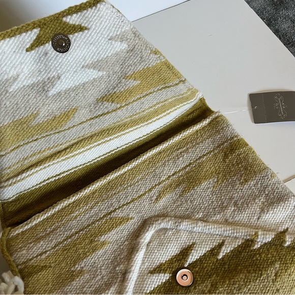 Oversized Anthropologie Aztec print yellow clutch - Picture 3 of 4